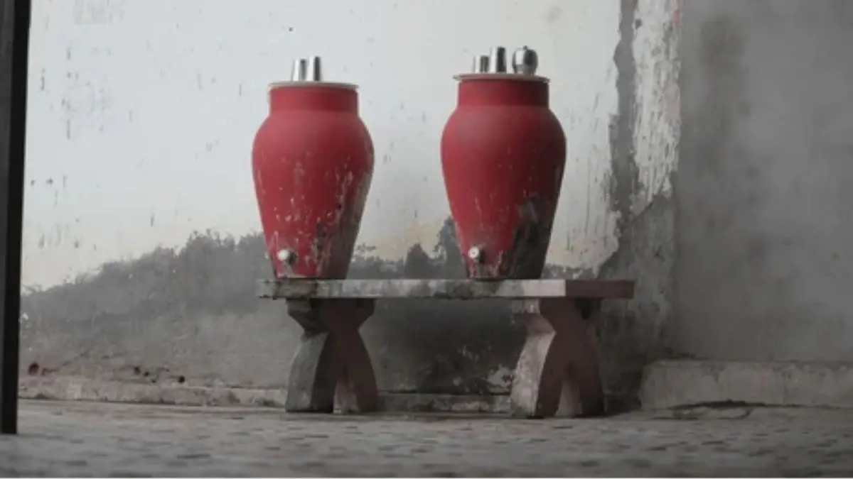 Matka Water In Summer: Know Why It Is Advised To Not Put Hands Inside The Earthen Pot Representative image of matka water