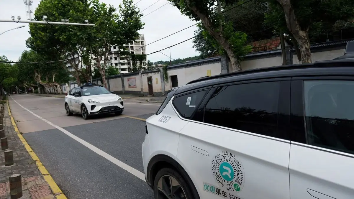 Robotaxi Outage in China's Wuhan Leaves Passengers Stranded in Fast-Moving Traffic robotaxi