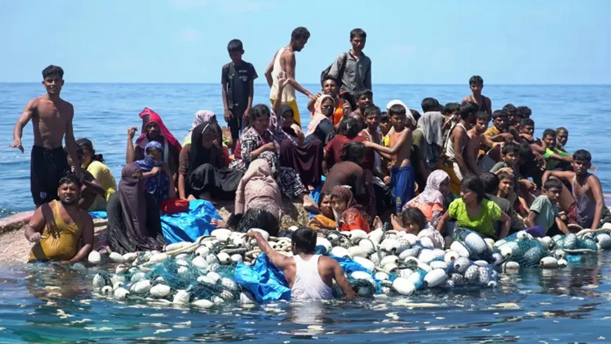 Rohingya Boat Disaster: 250 Feared Dead After Malaysia-Bound Overcrowded Vessel Capsizes In Andaman Sea Rohingya Boat Disaster: 250 Feared Dead After Malaysia-Bound Overcrowded Vessel Capsizes In Andaman Sea