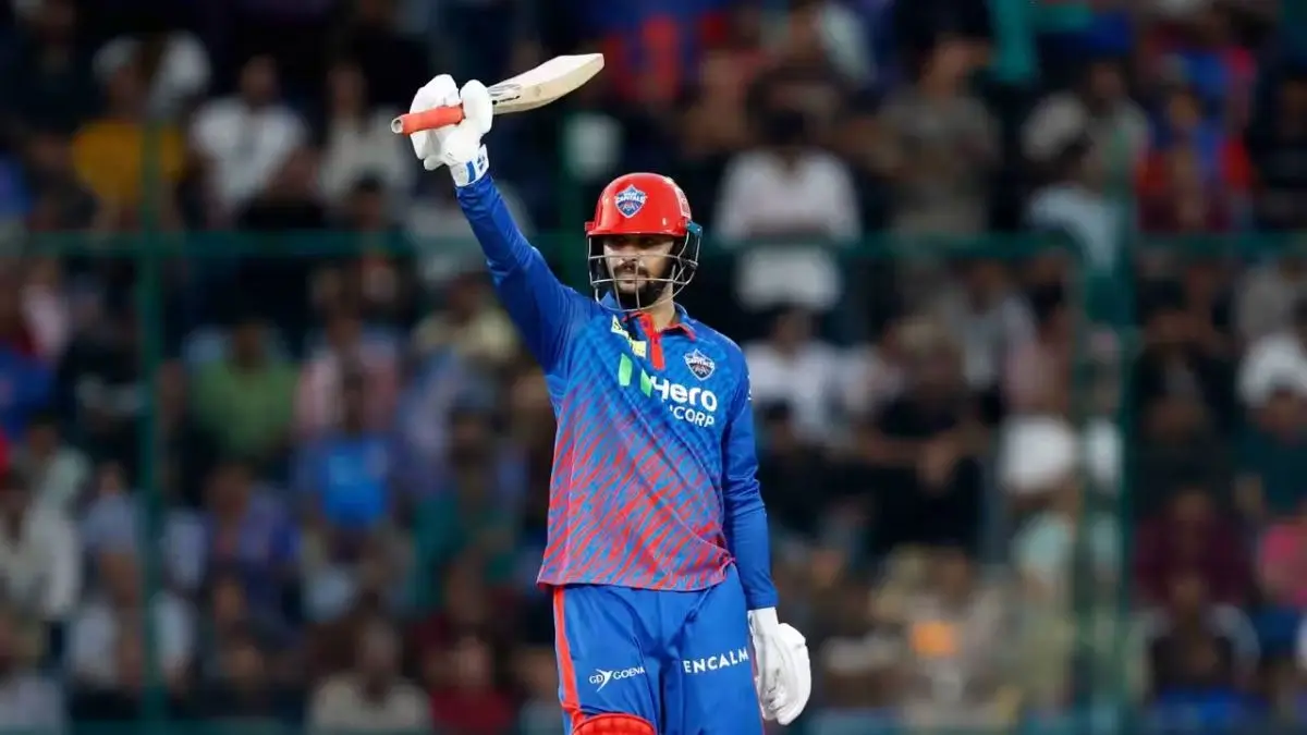 DC vs MI: कौन है IPL की नई सनसनी समीर रिजवी? जिसने मुंबई इंडियंस को घुटने पर ला दिया, 90 रनों की पारी में ताबड़तोड़ जड़ दिए 7 छक्के और 7 चौके Sameer Rizvi DC vs MI