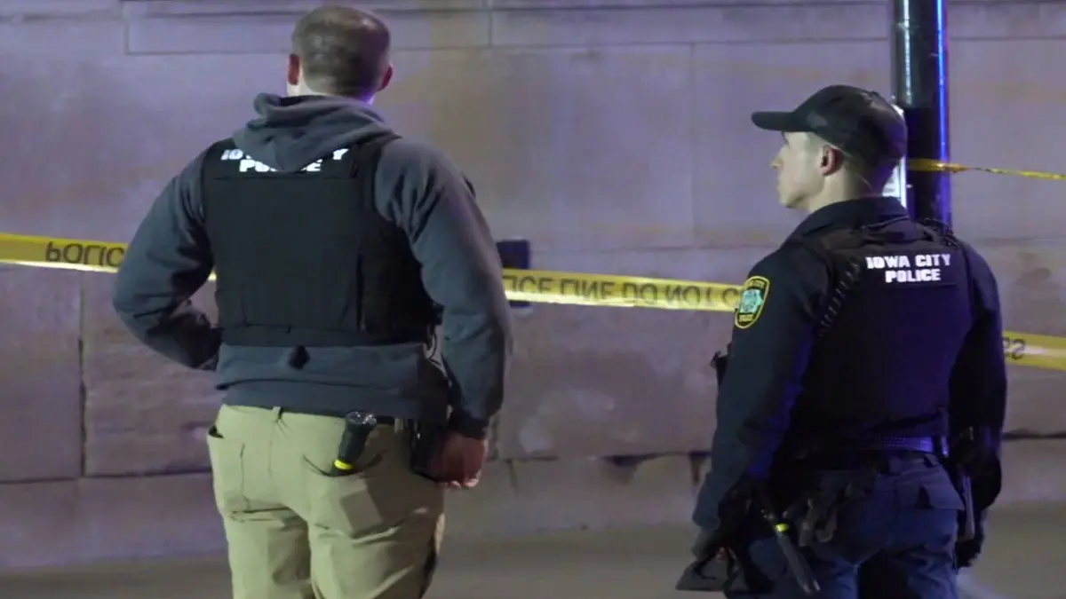 Shooting Near University Of Iowa Nightlife Area Injures 5 People, Including 3 Students Shooting Near University Of Iowa Nightlife Area Injures 5 People, Including 3 Students