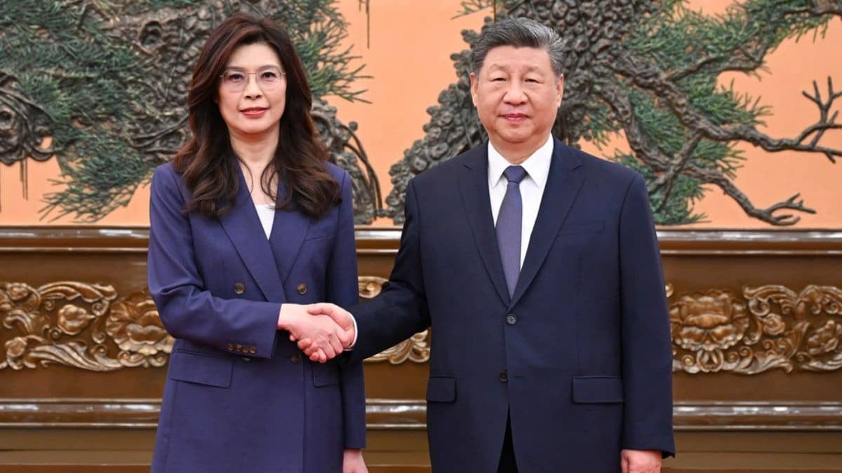Taiwan's Opposition Leader Meets China's Xi Jinping As Both Sides Call For Peace