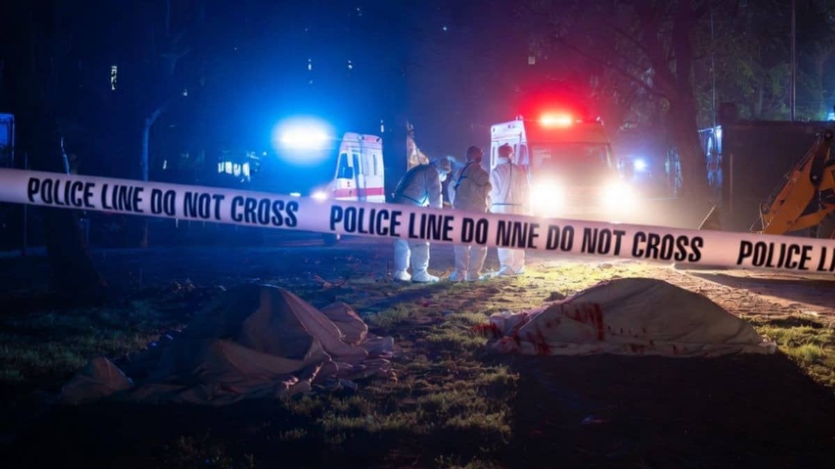 दिल्ली में डबल मर्डर से सनसनी