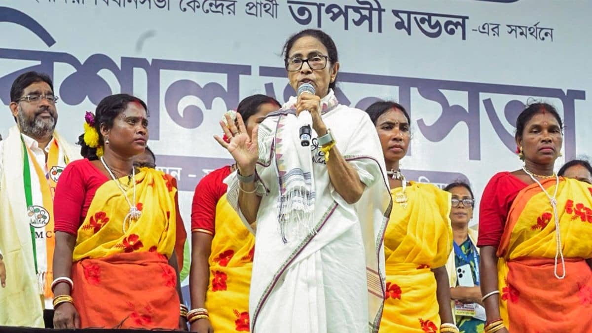 "Those who believe they can run Bengal from Delhi are deeply mistaken": Mamata Banerjee