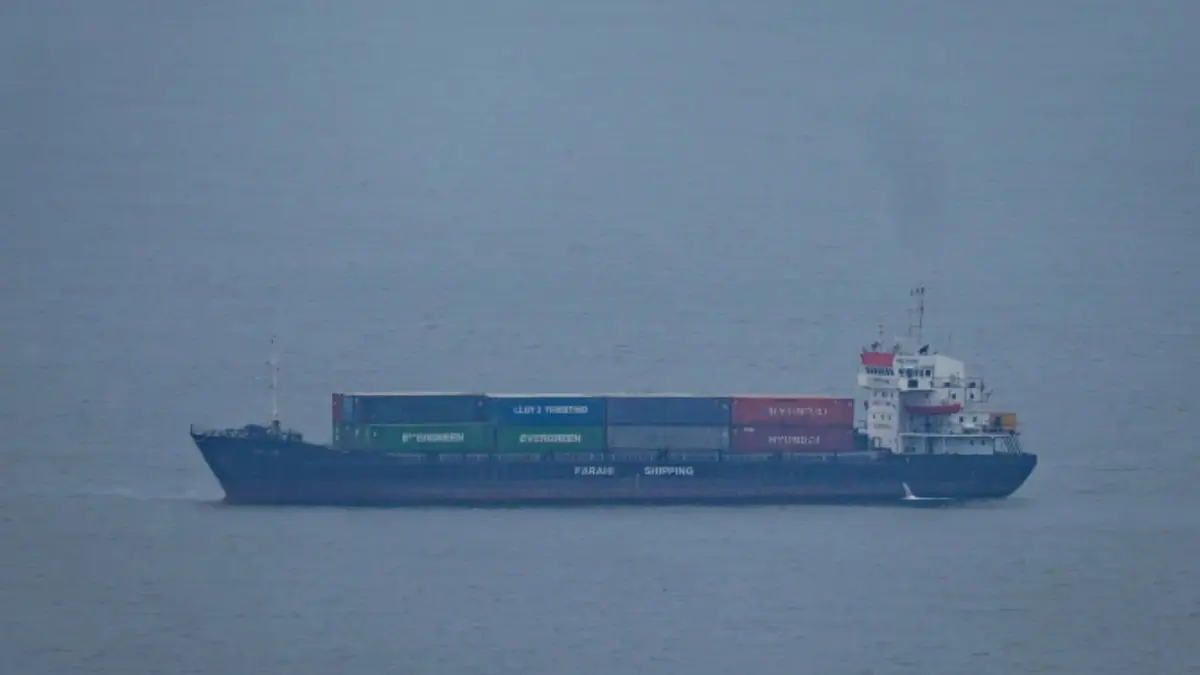 EXCLUSIVE-Iran Offers Proposal Allowing Ships to Exit Oman Side of Hormuz Free of Attack, Source Says US-Iran War: 'Permanently Opening Hormuz' Claims Trump As Favour To China; Will Ceasefire Extend Beyond Two Weeks?