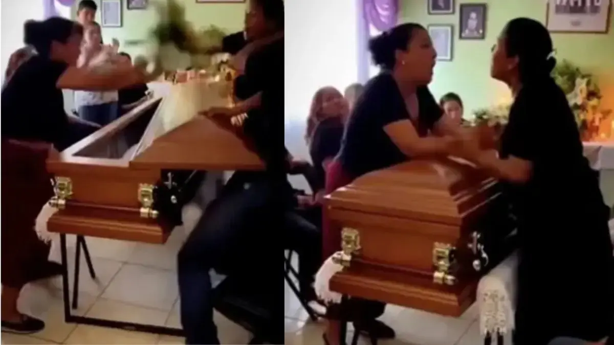 VIDEO VIRAL: युवक ने दो लड़कियों को किया डेट... मौत के बाद ताबूत के पास पहुंची दोनों तो खुला राज, फिर तू तू-मैं मैं के बाद चले लात-घूंसे VIDEO VIRAL