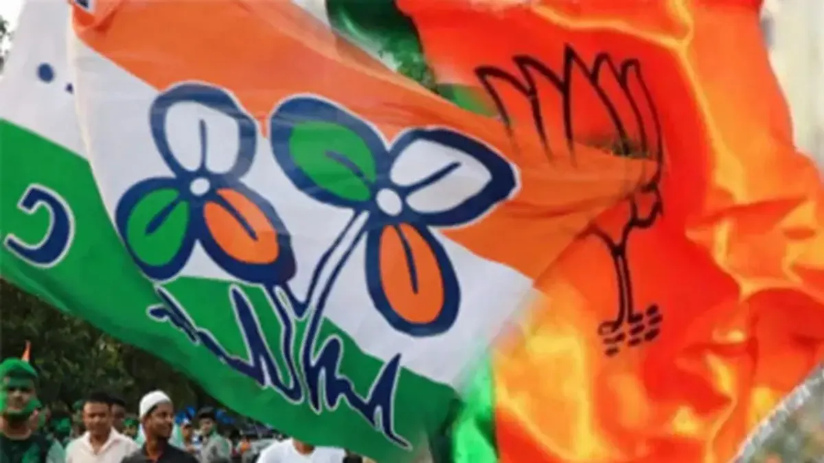 West Bengal Election: BJP-TMC Workers Clash In Durgapur After Amit Shah's Roadshow West Bengal Election: BJP-TMC Workers Clash In Durgapur After Amit Shah's Roadshow