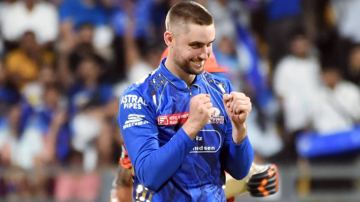Will Jacks in action for Mumbai Indians