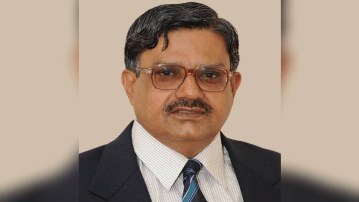 'Women Wearing Shorts Distract Teachers, Invite Sexual Harassment': University VC's 'Fatherly' Advice Sparks Outrage