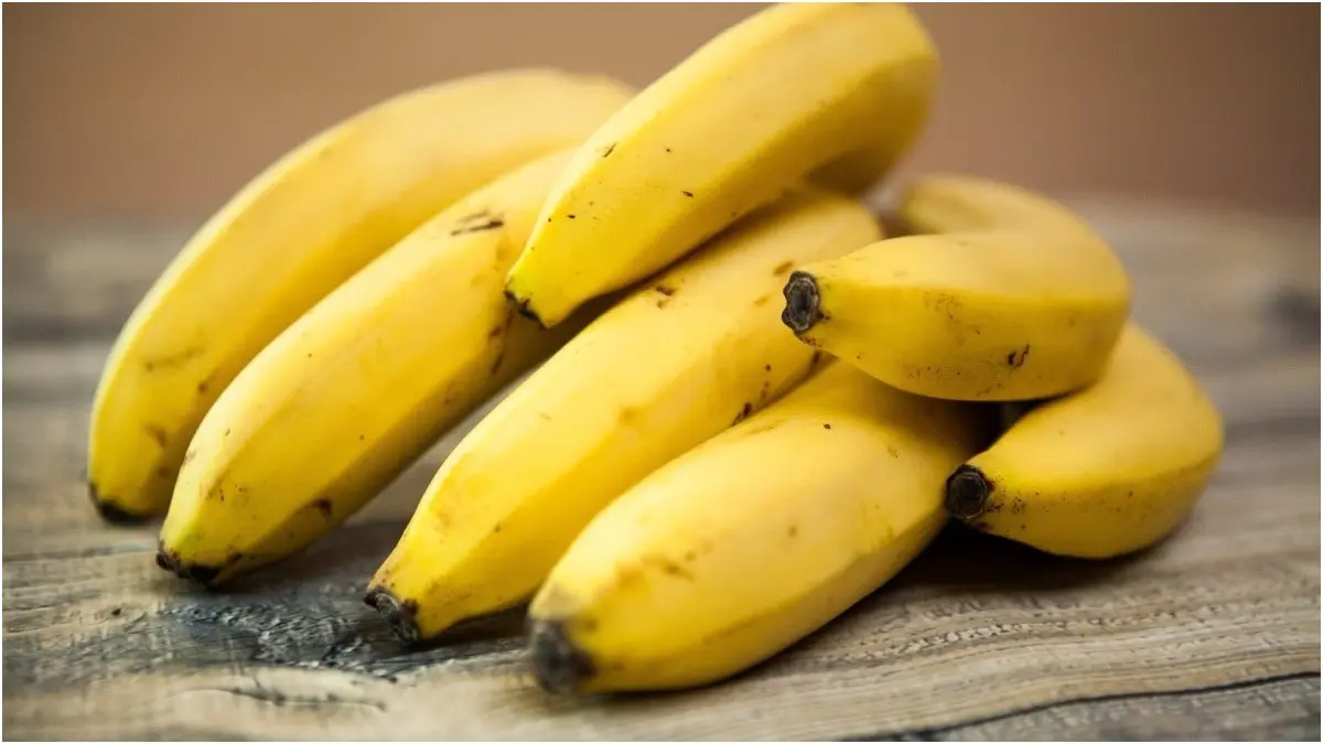 How To Store Bananas In Summer To Make Them Last Longer? Wrapping stem of banana in aluminium foil delays the ripening process