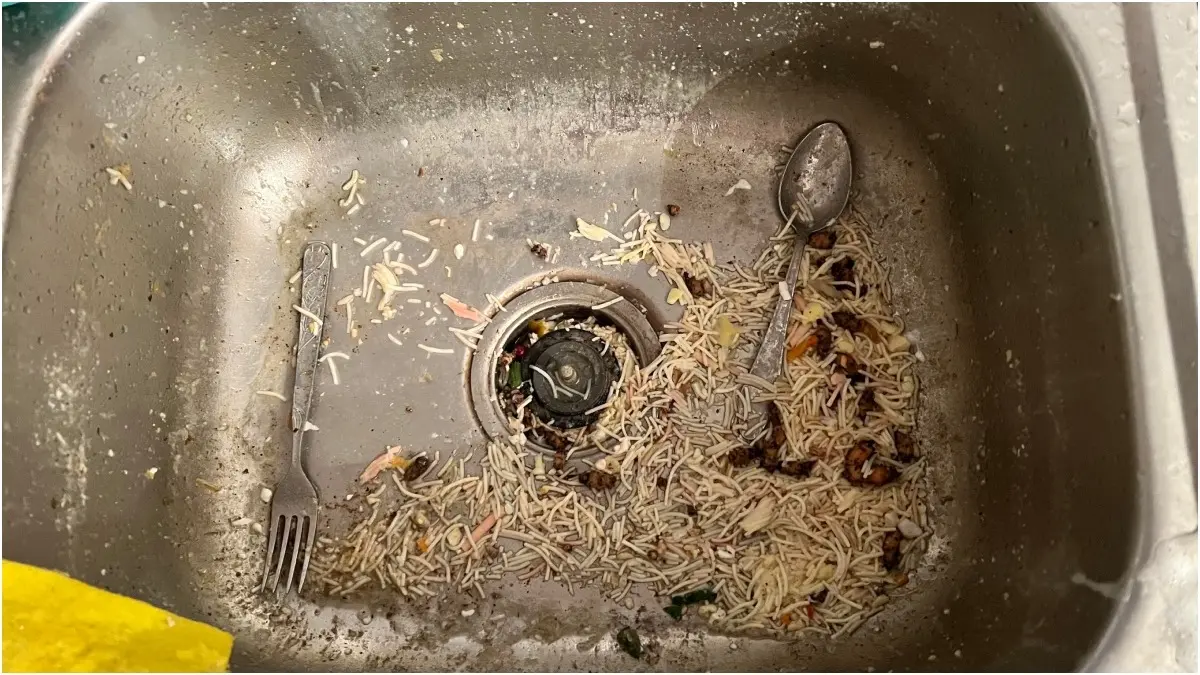 How To Clean Dirty And Grimy Kitchen Sink? Know Easy, Household Methods You can clean your sink effectively by using baking soda, alum, lemon and salt.
