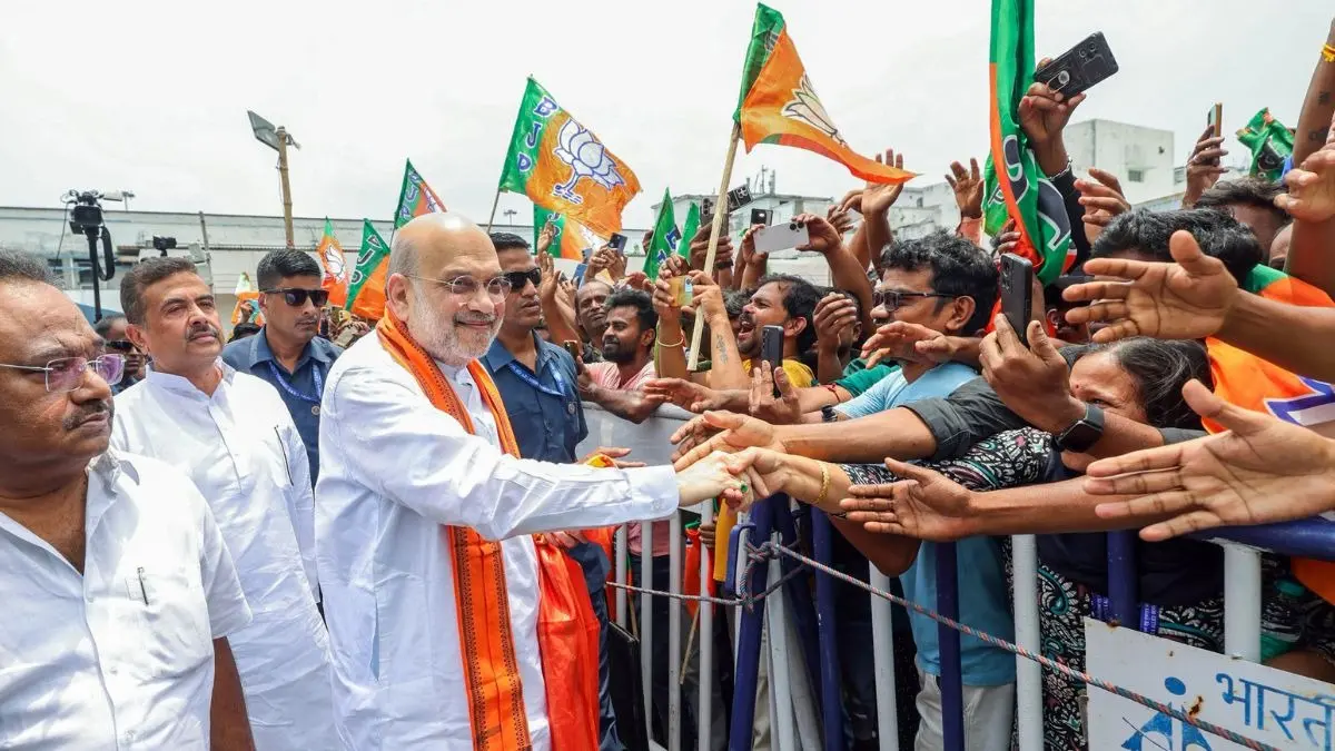 Suspense Over West Bengal CM at Its Peak: Amit Shah Lands in Kolkata, Legislative Party Meet at 4 PM Amit Shah in Kolkata: BJP to Elect West Bengal CM After Historic Win