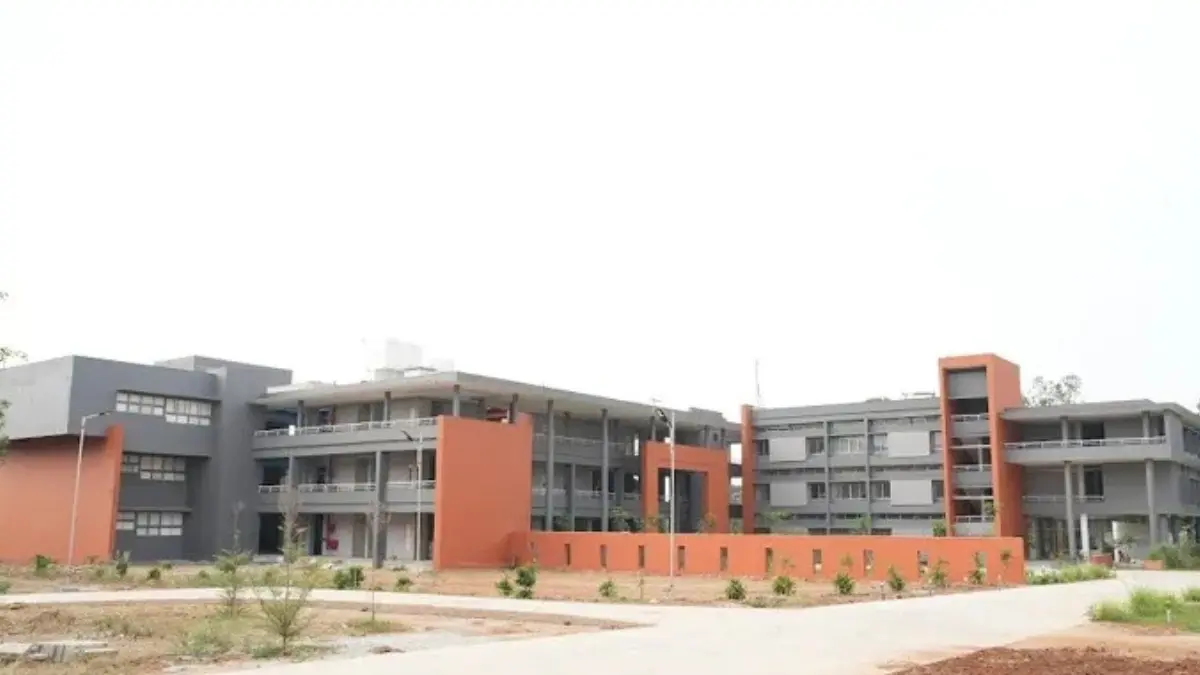 Applying Global Learning Frameworks to the Hyderabad Ecosystem Badruka School of Management: The Future of PGDM in Hyderabad