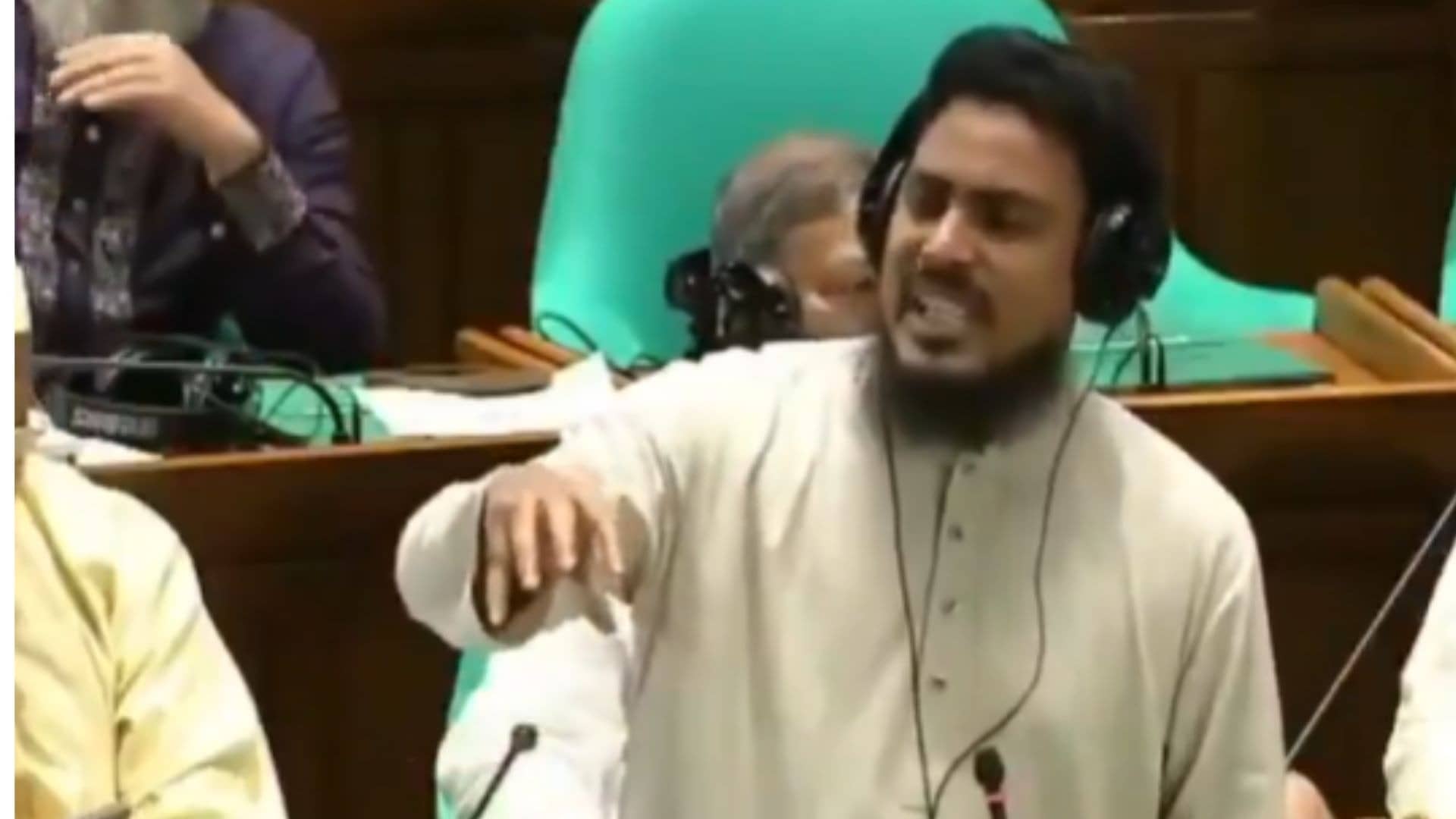 'बंगाल चुनाव में BJP जीती तो...', एग्जिट पोल्स से बांग्लादेश में बैचेनी क्यों? संसद में उठा मुद्दा, BJP सांसद ने शेयर किया VIDEO