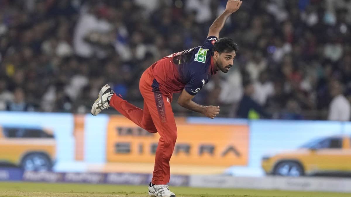 Bhuvneshwar Kumar in action