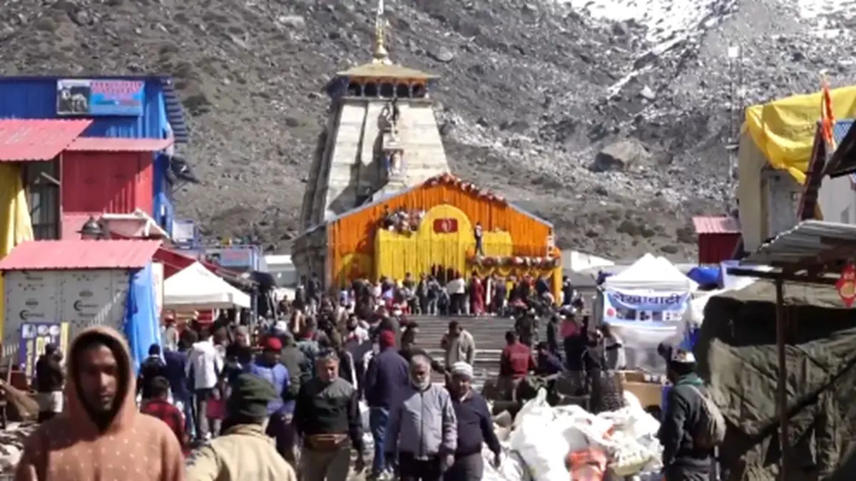 Kedarnath Yatra Route Hit by Massive Landslide, Over 10,000 Pilgrims Rescued Overnight Kedarnath Yatra Route Hit by Massive Landslide, Over 10,000 Pilgrims Rescued Overnight