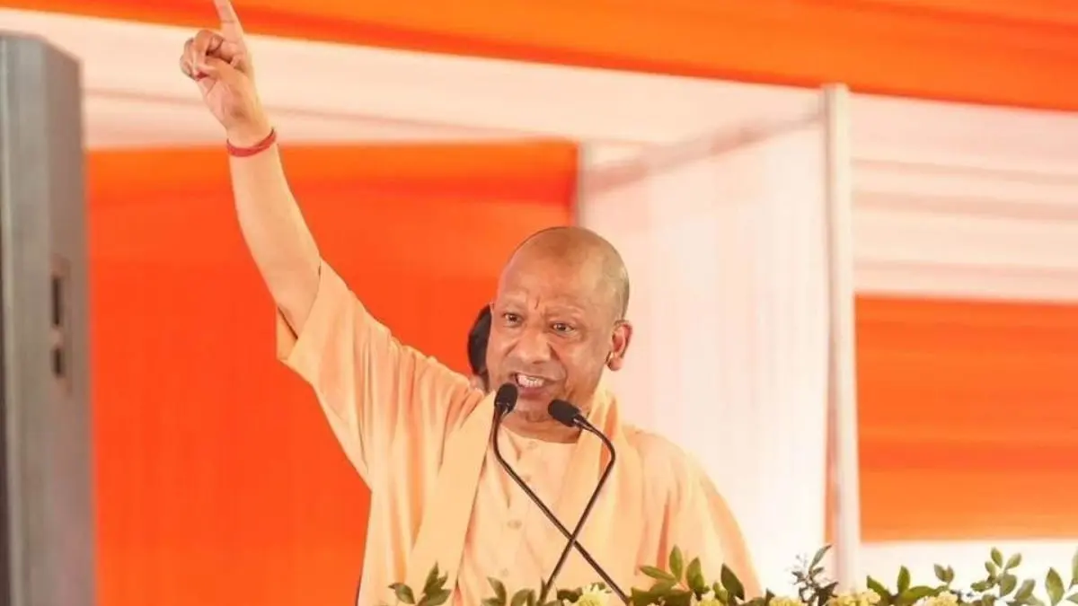 UP: 'माफिया मिट्टी में मिल गए, गुंडे पलायन कर गए और जिसने जनता को आंख दिखाने का प्रयास किया वह यमराज के घर...', देवरिया में गरजे CM योगी cm yogi in deoria