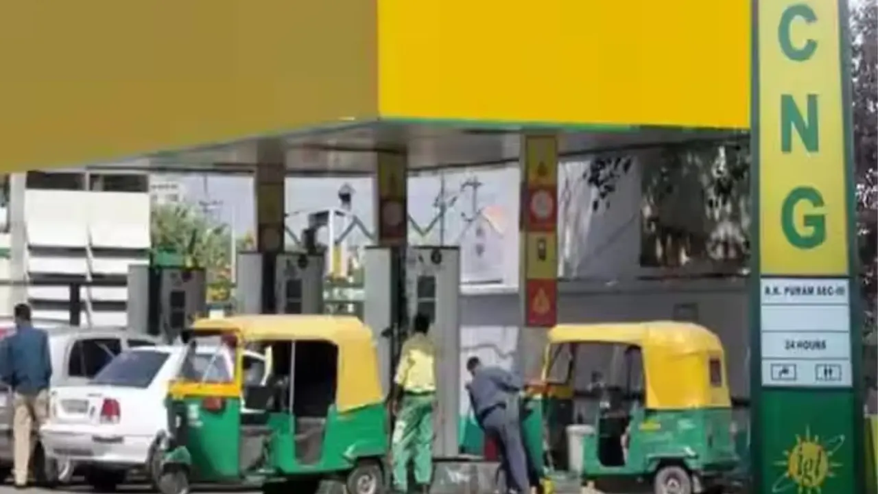 CNG Price Hike: महंगाई का एक और झटका, 3 दिन में दूसरी बार दिल्ली में बढ़े CNG के दाम, जानिए अब कितनी पहुंची कीमत CNG Price Hike again in Delhi