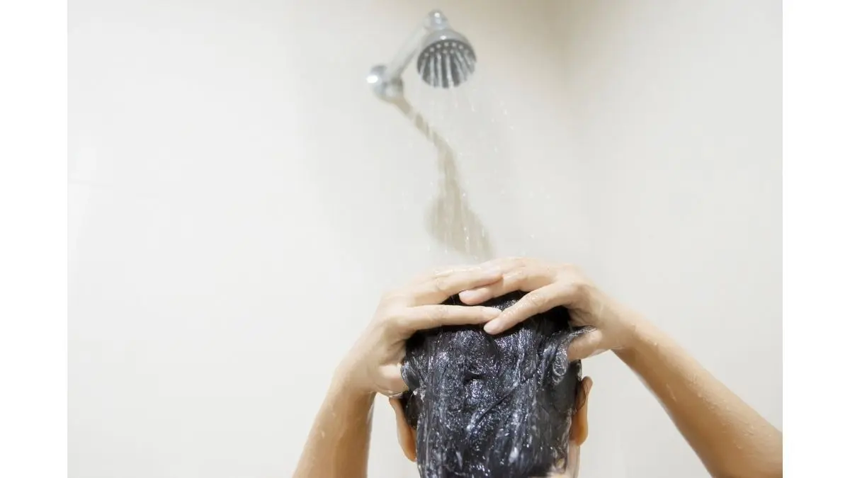 Does Using Hot Water Cause Hair Fall? Does Using Hot Water Cause Hair Fall?
