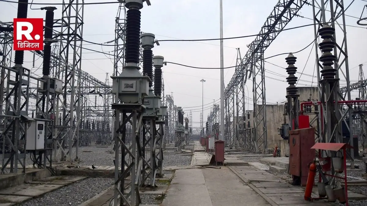 UP Electricity Bill Hike: तेल की मार... यूपी वालों पर चलेगा महंगाई का चाबुक, बिजली के रेट में 10 फीसदी होगा इजाफा; जानिए पूरा डिटेल Electricity is going to become expensive in Uttar Pradesh from June