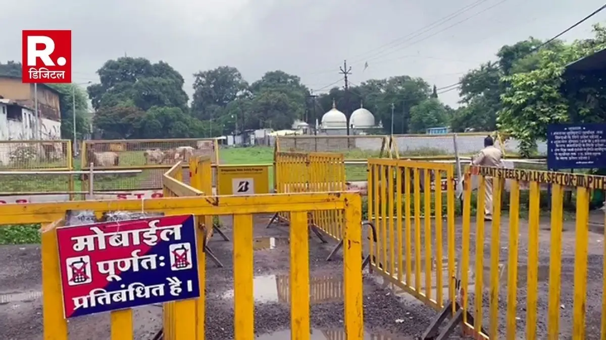 MP: धार के भोजशाला में 1500 जवान तैनात, बढ़ाई सुरक्षा; कोर्ट के फैसले के बाद पहली बार शुक्रवार को हिंदू करेंगे महाआरती first Friday at Bhojshala Hindus will perform Maha Aarti for the first time on Friday after the court decision.