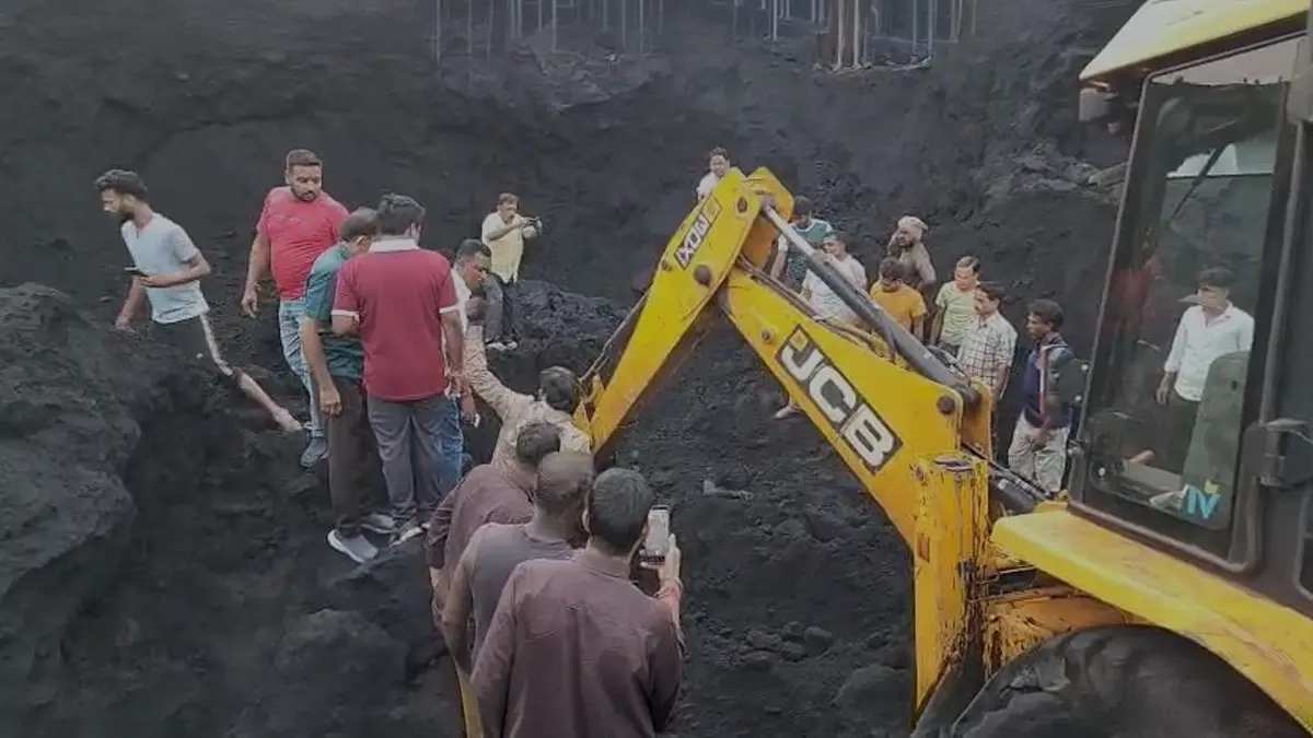 Four Dead in Coal Slurry Collapse at BCCL’s Munidih Washery in Dhanbad; Rescue Operations Underway Four Dead in Coal Slurry Collapse at BCCL’s Munidih Washery in Dhanbad; Rescue Operations Underway