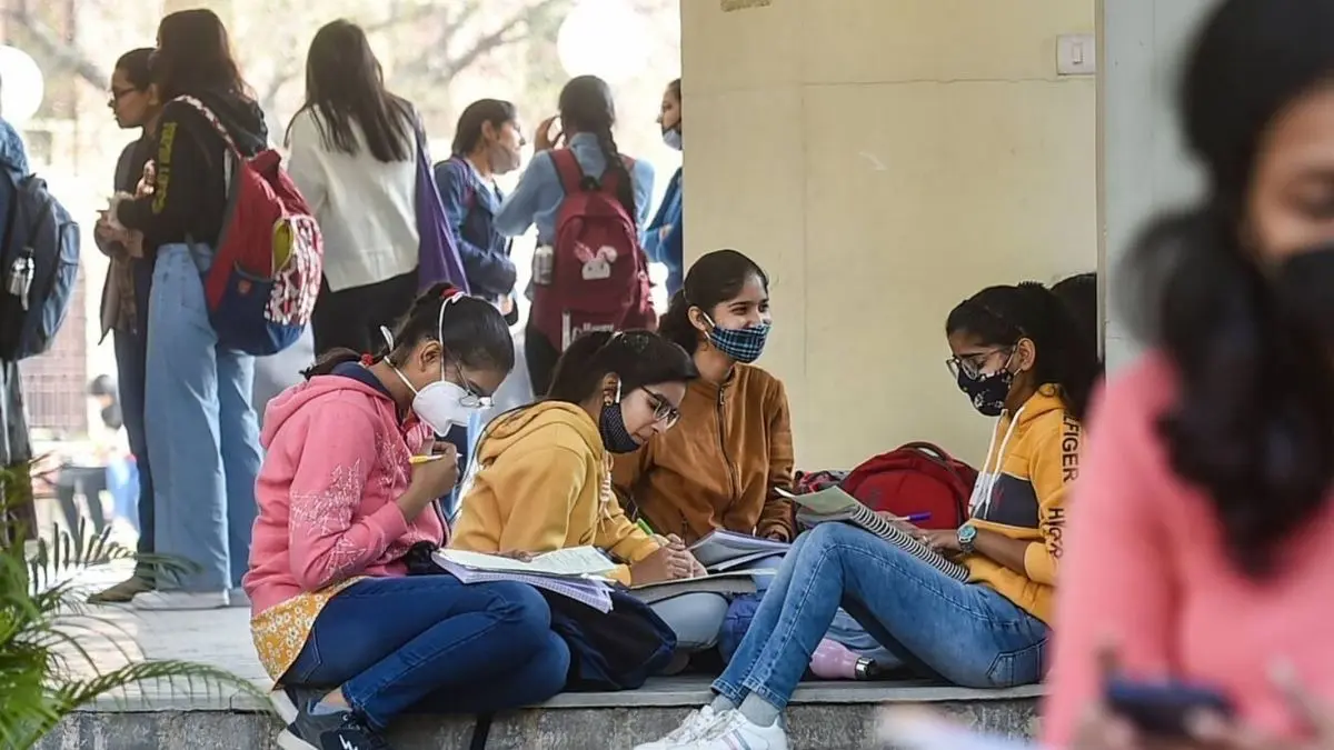 From Classrooms To Corporates: Kerala Govt Launches 3-Day School Menstrual Leave And 6-Month Maternity Off From Classrooms To Corporates: Kerala Govt Unveils 3-Day School Menstrual Leave And 6-Month Maternity Off