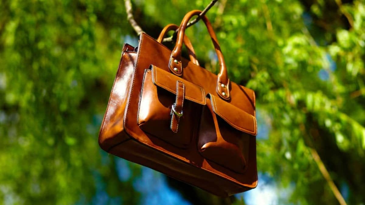 7 Handbag Styles That Never Go Out Of Fashion