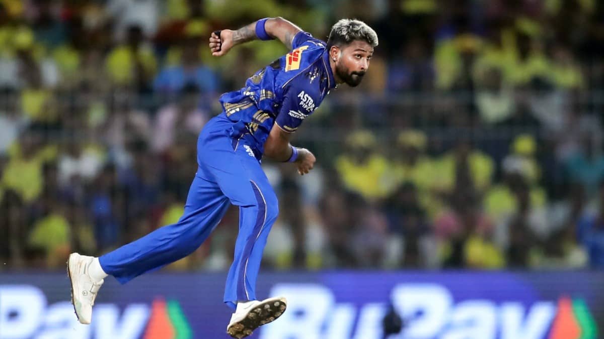 Hardik Pandya in action