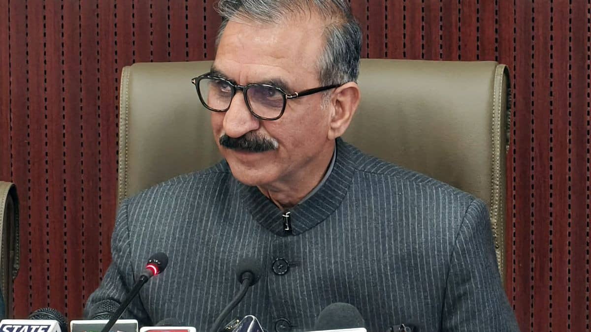 Himachal CM reduces convoy size; cuts down salaries of ministers, MLAs after PM Modi's appeal
