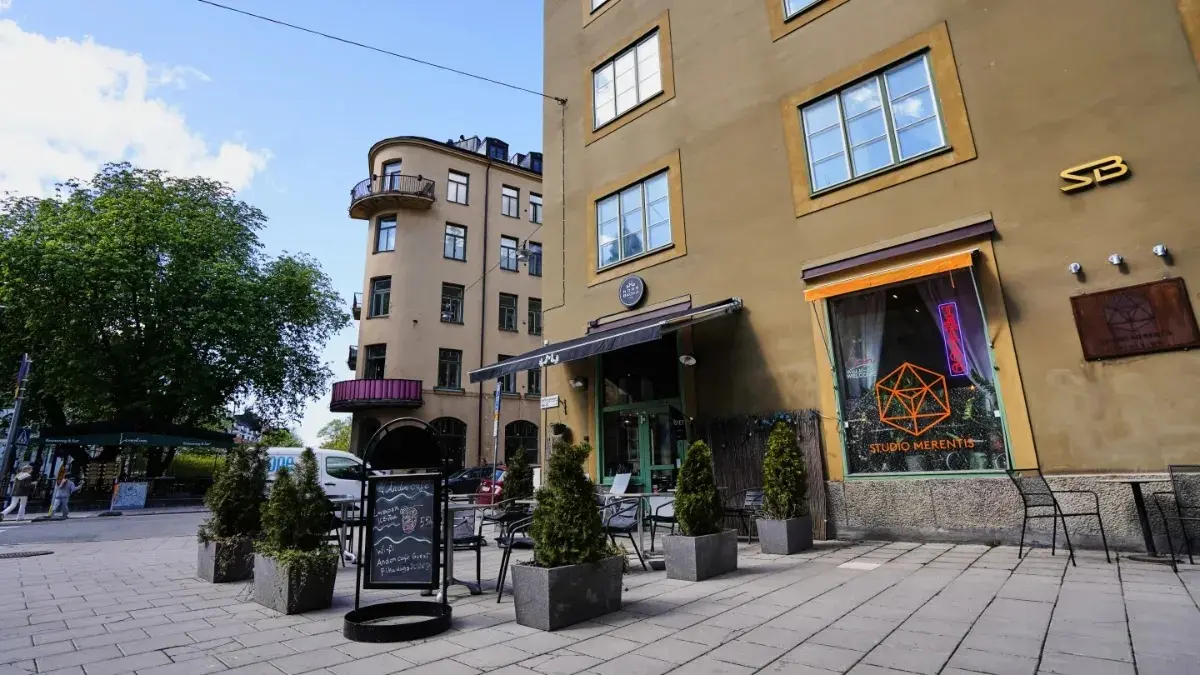 Human Barista, AI Boss? Inside Sweden’s Latest Experimental Cafe Human Barista, AI Boss? Inside Sweden’s Latest Experimental Cafe