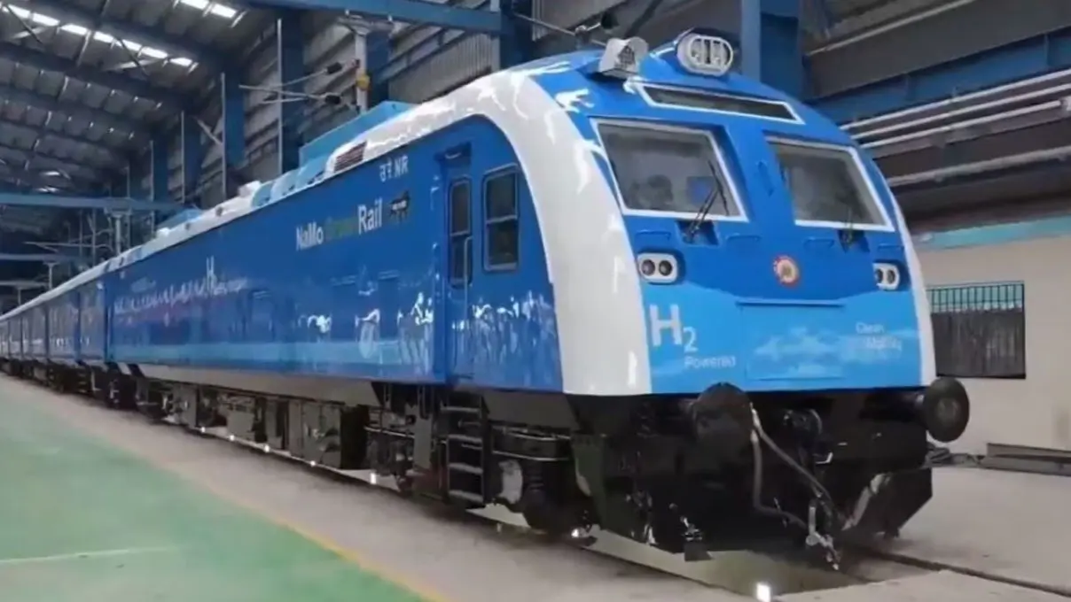 Hydrogen Train: न धुआं, न प्रदूषण... भारत में पहली हाइड्रोजन ट्रेन को मिली मंजूरी, जींद-सोनीपत रूट पर चलेगी Hydrogen Train