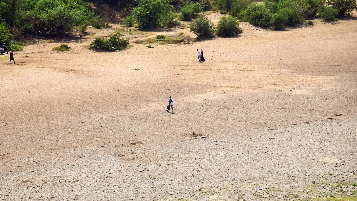 Severe Heatwave Grips India: Jaisalmer and Khajuraho Soar Past 47°C as 'Nau Tapa' Begins India Heatwave: Jaisalmer & Khajuraho Soar Past 47°C | IMD Alerts