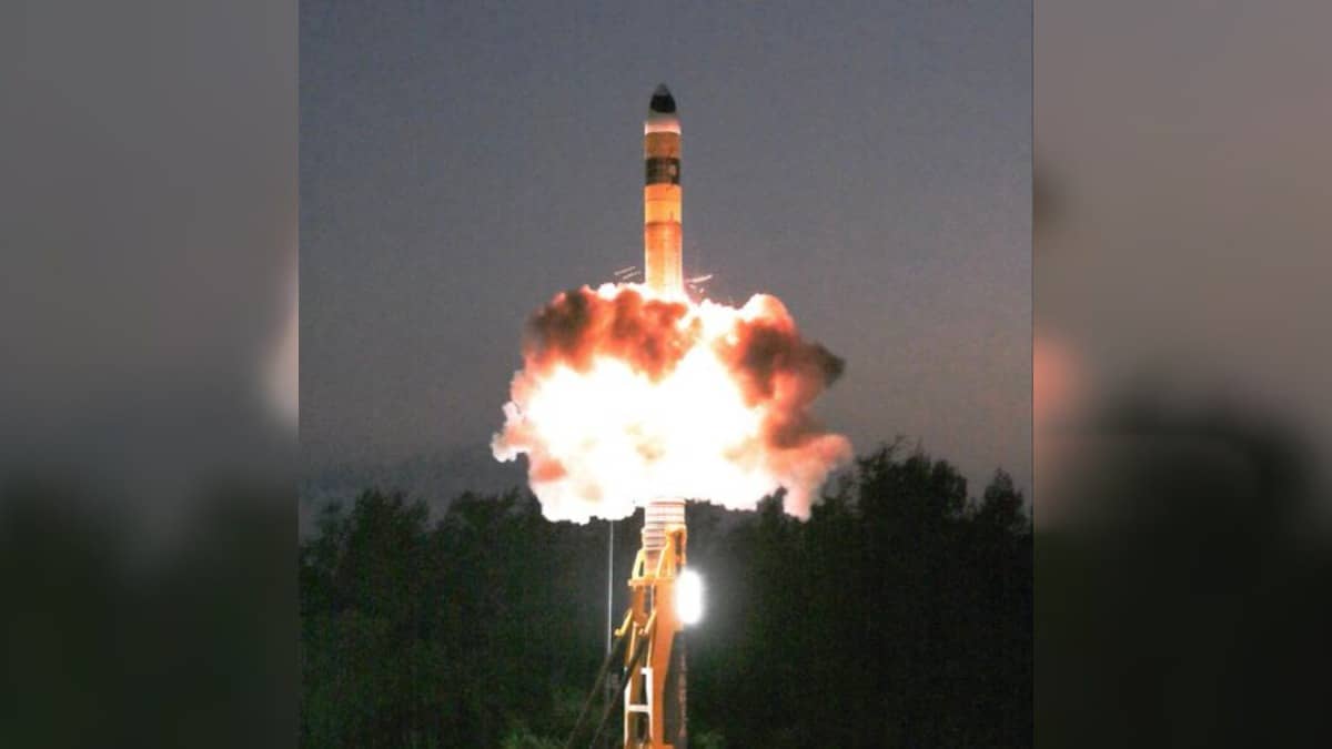 India’s ‘Agni’ Shines Bright as DRDO Successfully Tested Most Advanced Nuclear Missile With Multiple Payloads Over Indian Ocean