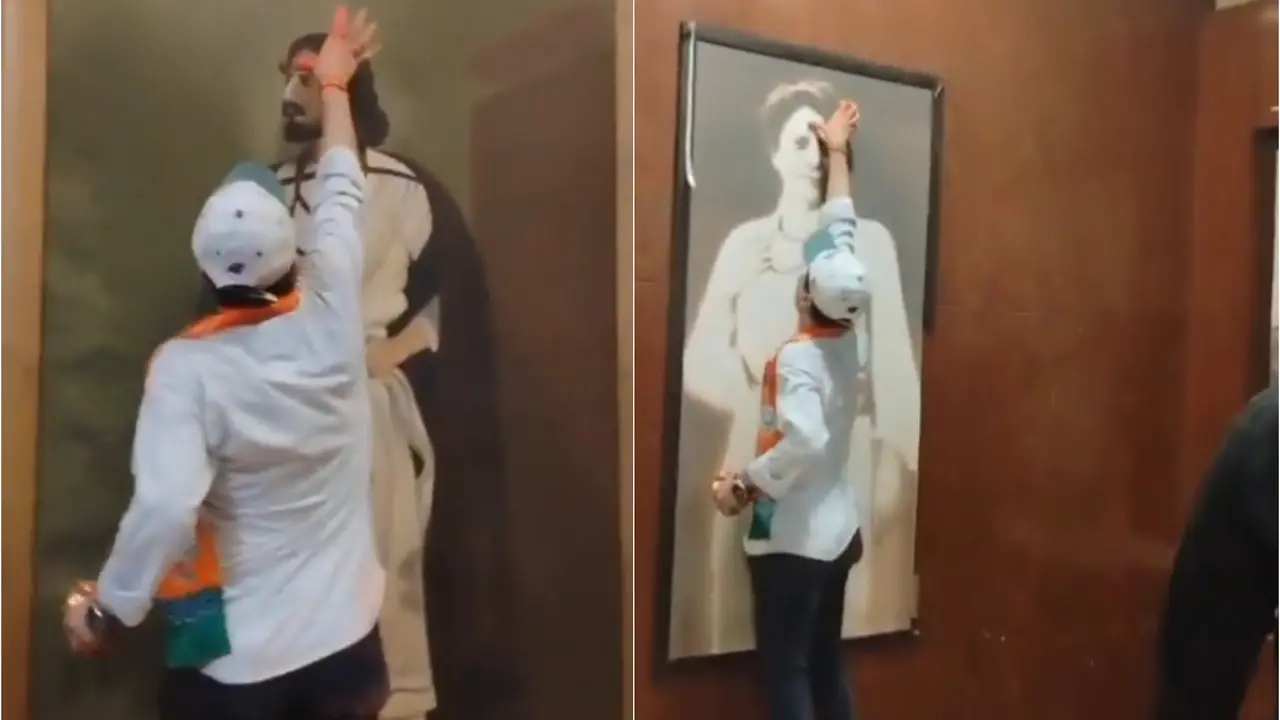 'Jai Shree Ram': Video Shows BJP Supporters Applying Tilak On Portraits of Mother Teresa, Raja Ram Mohan Roy, SC Bose In Bengal 'Jai Shree Ram': Video Shows BJP Workers Putting Tilak On Portraits of Mother Teresa, Raja Ram Mohan Roy, SC Bose In West Bengal