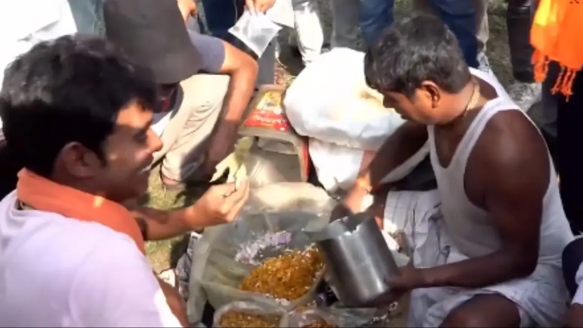 From Street Snack To Victory Symbol: Jhalmuri Steals The Spotlight At Suvendu Adhikari’s Swearing-In Ceremony | Watch jhalmuri