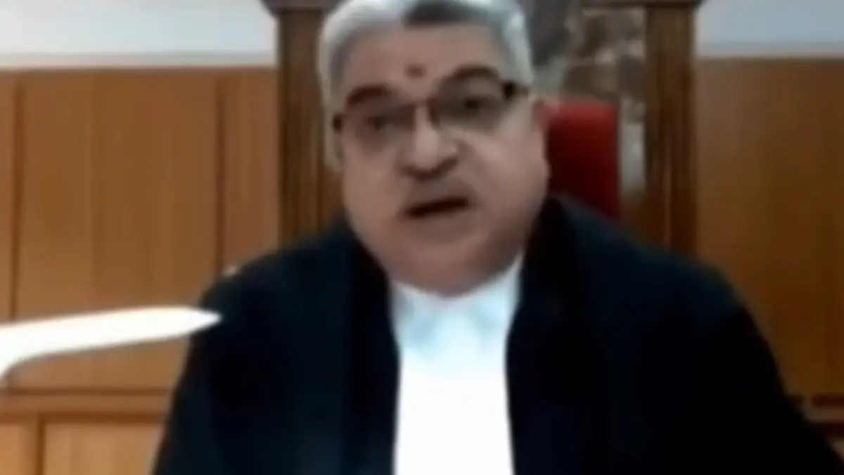 ‘Agar Dobara Yeah Kaha Na..’: Judge Gets Angry At Gen Z Lawyer For Saying ‘Yeah’ In Courtroom Clash | Video Goes Viral Judge Gets Angry At Gen Z Lawyer For Saying ‘Yeah’