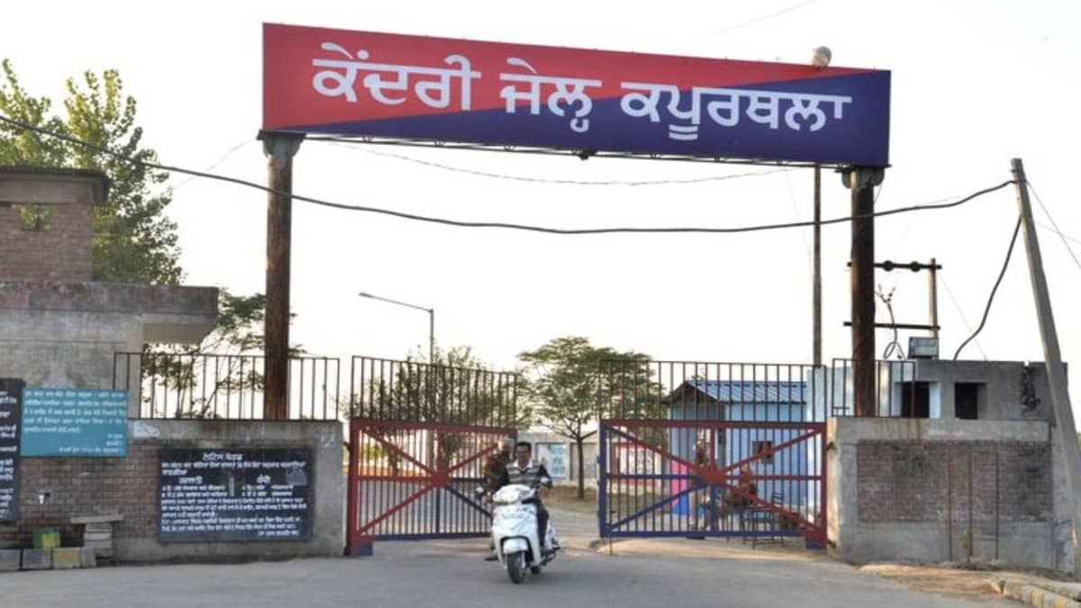Kapurthala Jail Violence: Inmates Vandalise Barrack No. 4, Allege Firing; DIG Says Situation Under Control