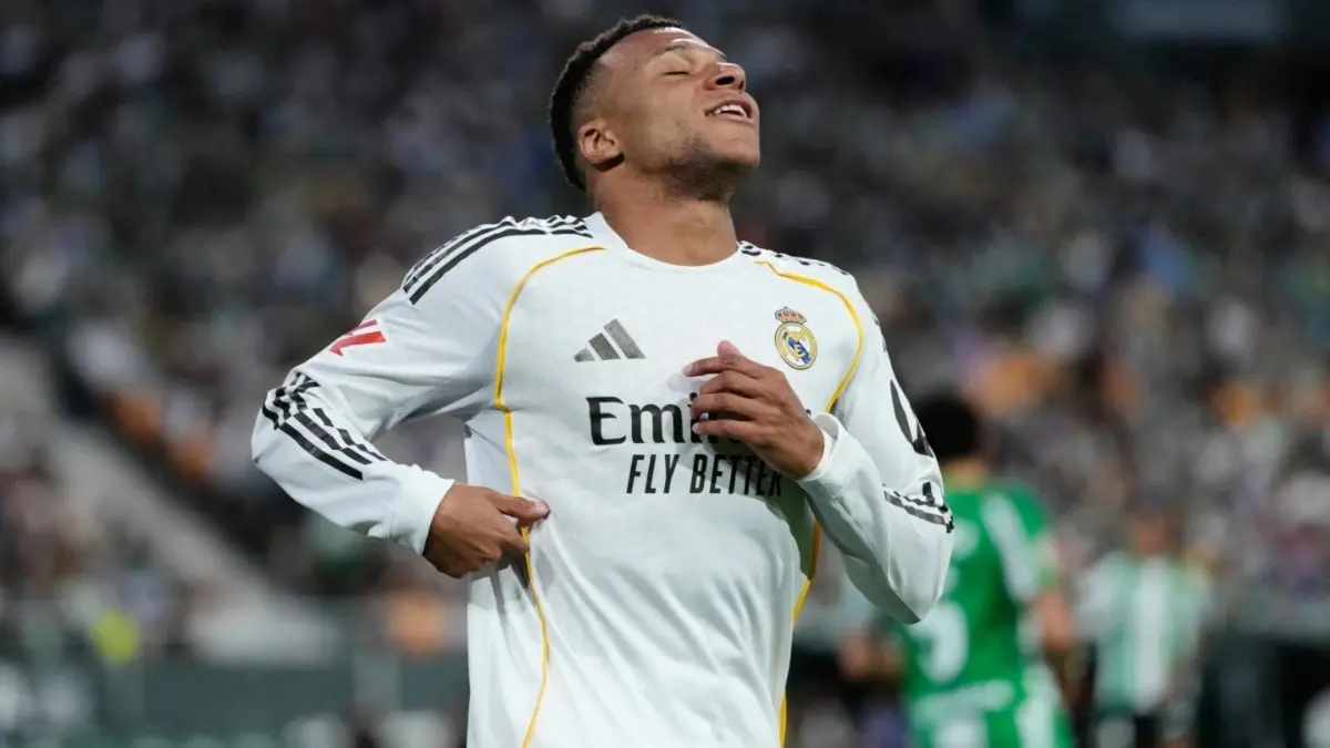 Injured Kylian Mbappe Reaffirms Dedication To Rehab After Out-Of-Town Trip Before El Clásico Kylian Mbappé