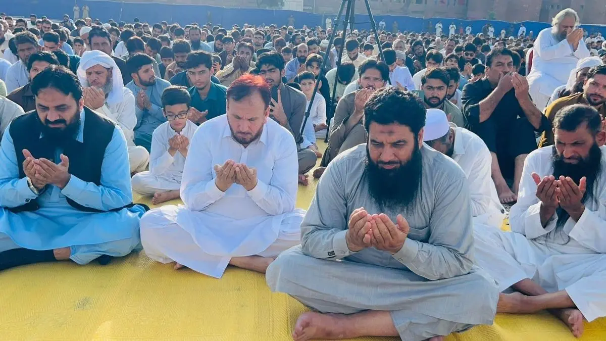 Lashkar Show Of Strength In Lahore: Hafiz Saeed’s Son Talha Leads Eid Prayers Lashkar Show Of Strength In Lahore: Hafiz Saeed’s Son Talha Leads Eid Prayers