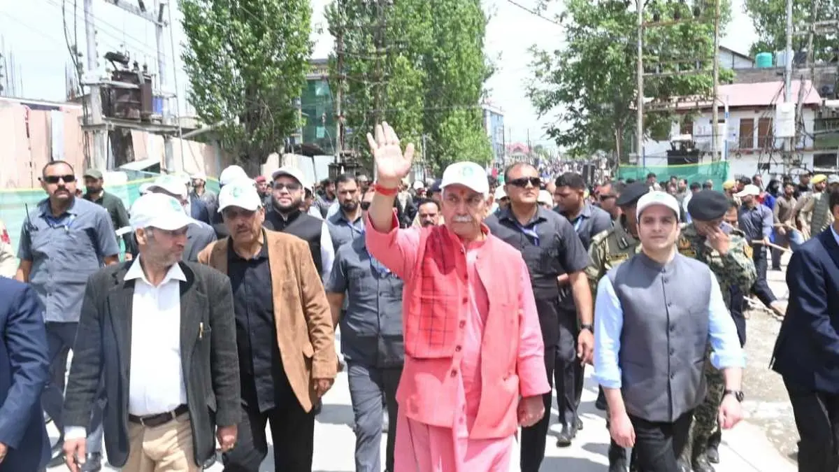 LG Manoj Sinha Calls for United Fight Against Narcotics in Budgam as Srinagar Police Attach Rs1.20 Crore Property of Notorious Peddler LG Manoj Sinha Calls for United Fight Against Narcotics in Budgam as Srinagar Police Attach Rs1.20 Crore Property of Notorious Peddler