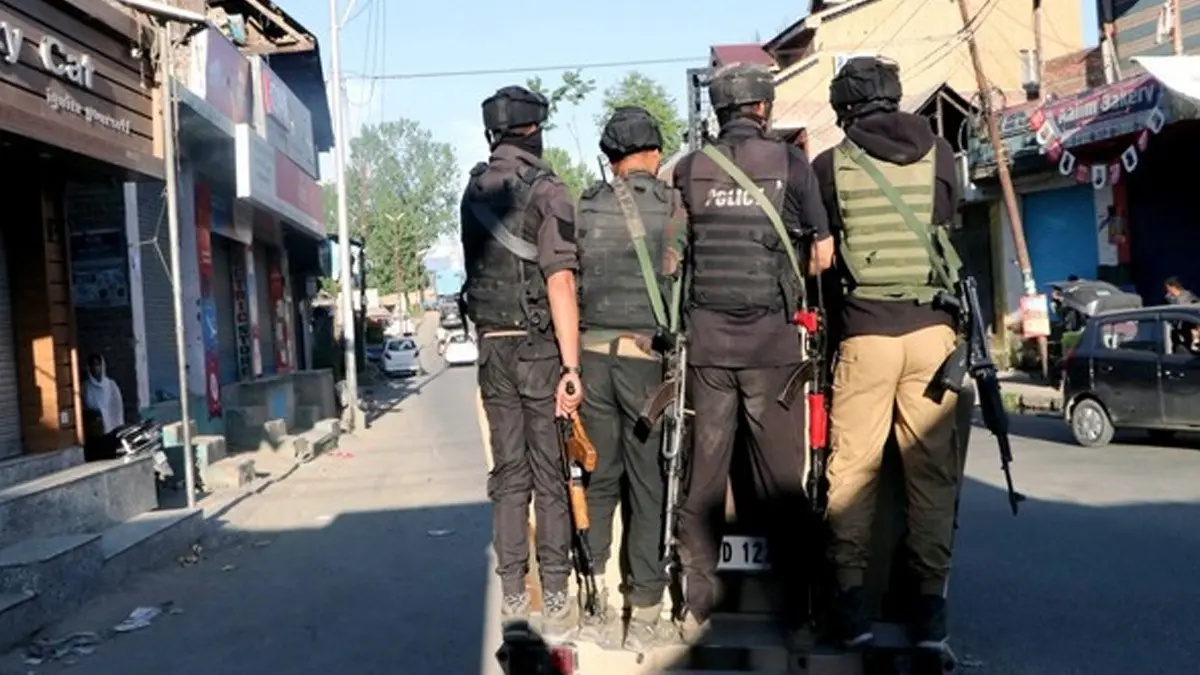 Hard-Earned Peace Under Watch: Security Forces Expand Frontier Operations to Block Seasonal Infiltration and Dismantle Pakistan-Backed Terror Ecosystem in J&K LoC Patrols Ramped Up as Melting Snow Reopens Infiltration Routes | Image used for representational purposes only