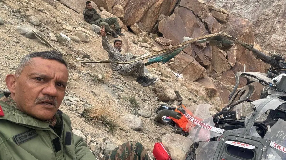 Major General Among 3 Injured in Army Helicopter Crash in Ladakh; Inquiry Ordered Major General Among 3 Injured in Army Helicopter Crash in Ladakh; Inquiry Ordered