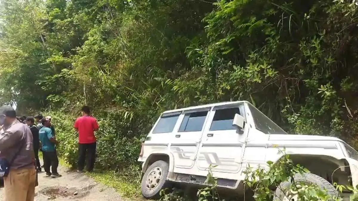 3 Killed, At Least 5 Injured As Senior Church Leaders Ambushed In Manipur 3 Killed, At Least 5 Injured As Senior Church Leaders Ambushed In Manipur