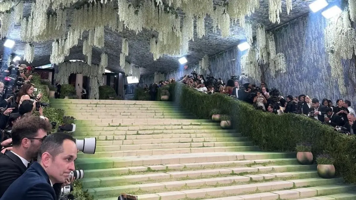 Internet Discovers The MET Gala Takes Place 'Inside A Tent, In The Middle Of The Road', Viral Videos Spark Shocking Reactions MET Gala 2026 viral videos