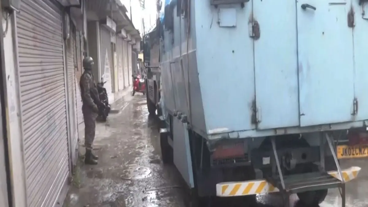 NIA Conducts Searches At 3 Locations In J-K In Terror Conspiracy Case NIA Conducts Searches At 3 Locations In J-K In Terror Conspiracy Case