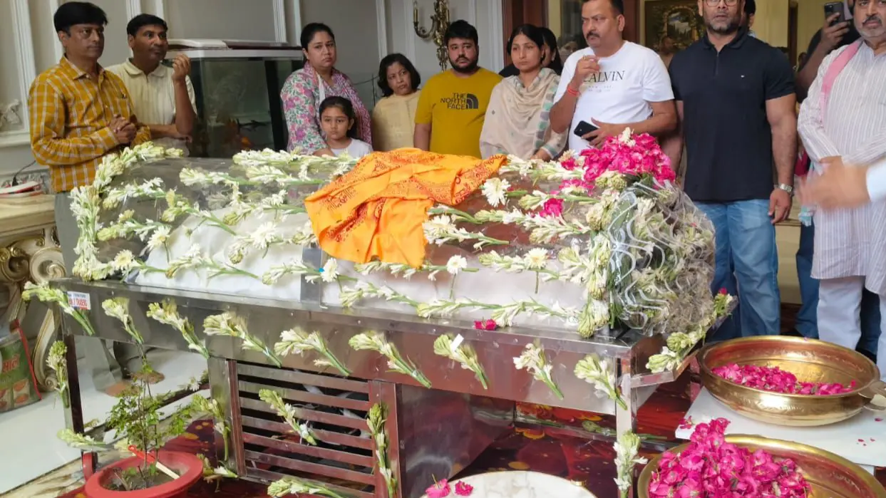 प्रतीक यादव का पार्थिव शरीर घर पहुंचे ही नेताओं का लगा तांता, जानिए कब और कहां होगा अंतिम संस्कार Prateek Yadav Death