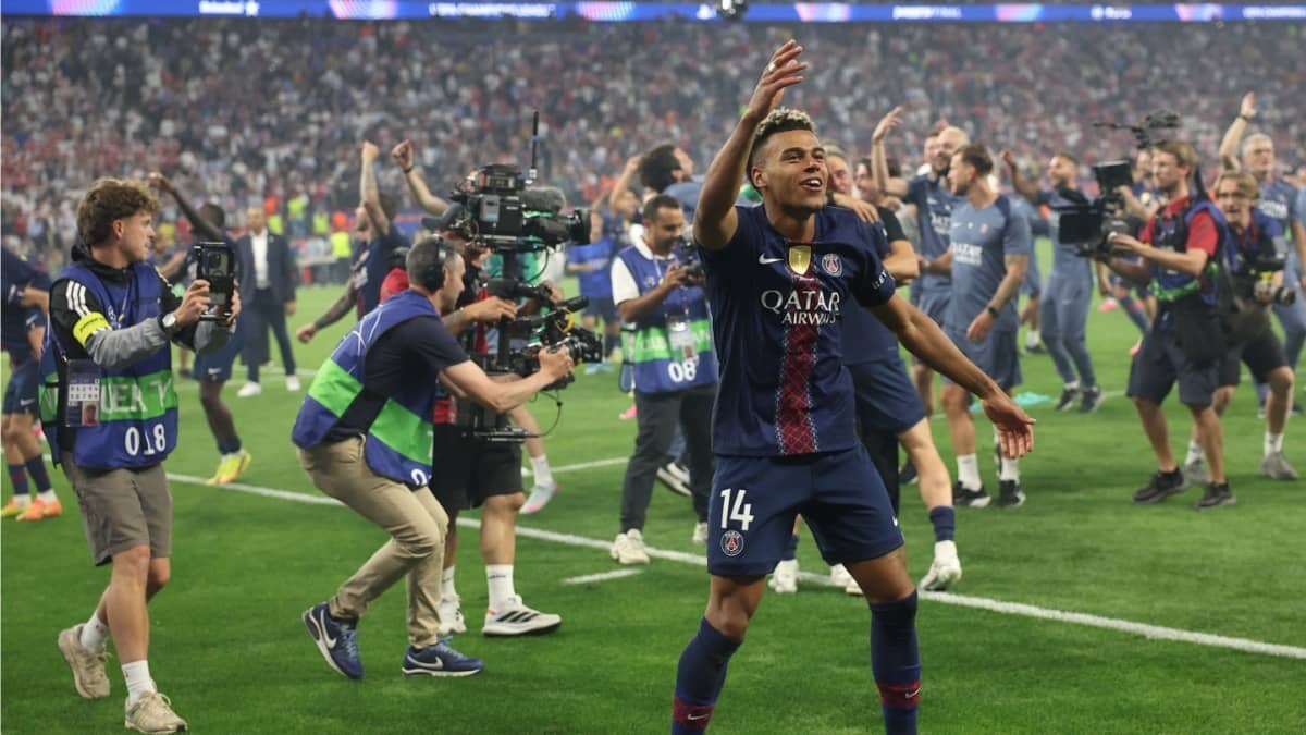 PSG vs Arsenal Live Score & Updates
