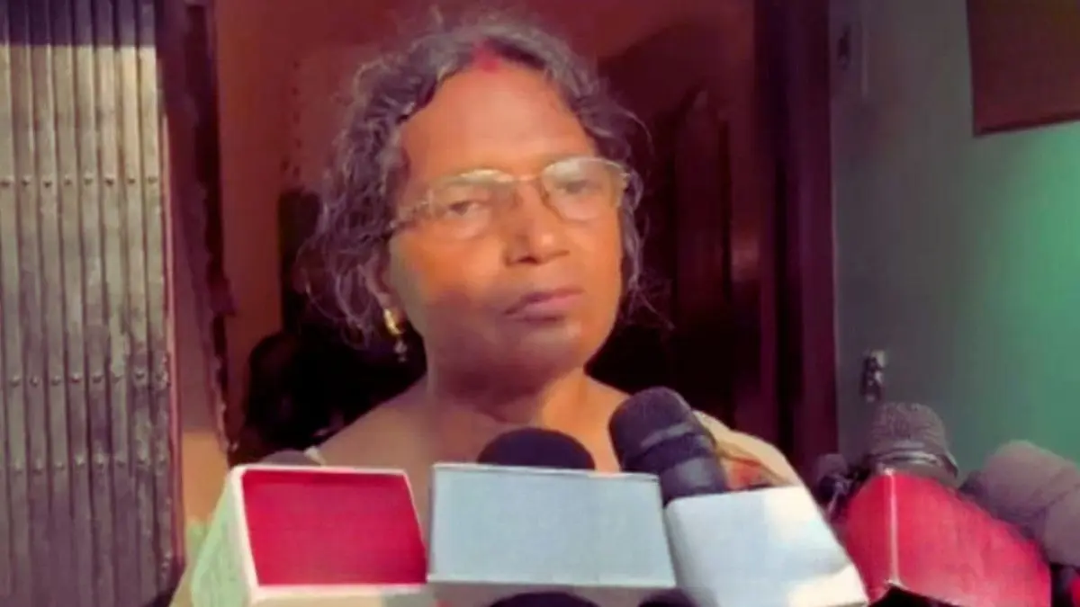 'सभी अपराधियों की सरगना ममता बनर्जी, उन्हें जेल में डालो', RG कर रेप पीड़िता की मां का आरोप, बेटी संग हुई घटना के लिए ठहराया जिम्मेदार RG Kar Case victims mother Ratna Debnath