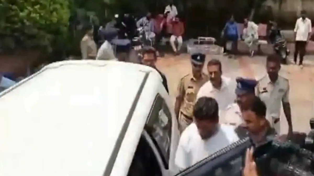 Rs 4,500 Crore Deposit Fraud Case: Prime Accused Shivananda Neelannavar Shifted to Bengaluru by CID Rs 4,500 Crore Deposit Fraud Case: Prime Accused Shivananda Neelannavar Shifted to Bengaluru by CID
